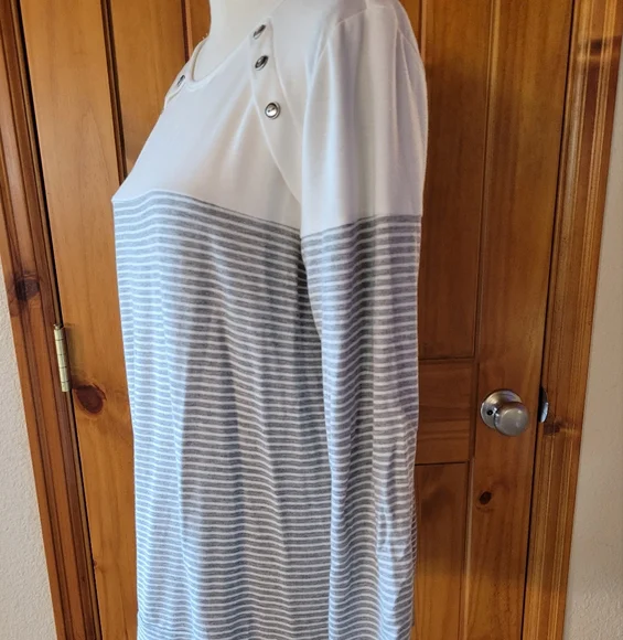 Pink Clover Top - Picture 2 of 3